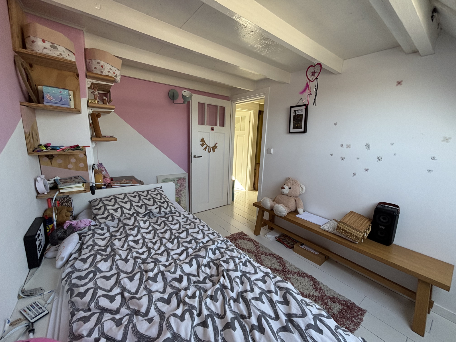 Comfortable and attractive house with character and a large garden