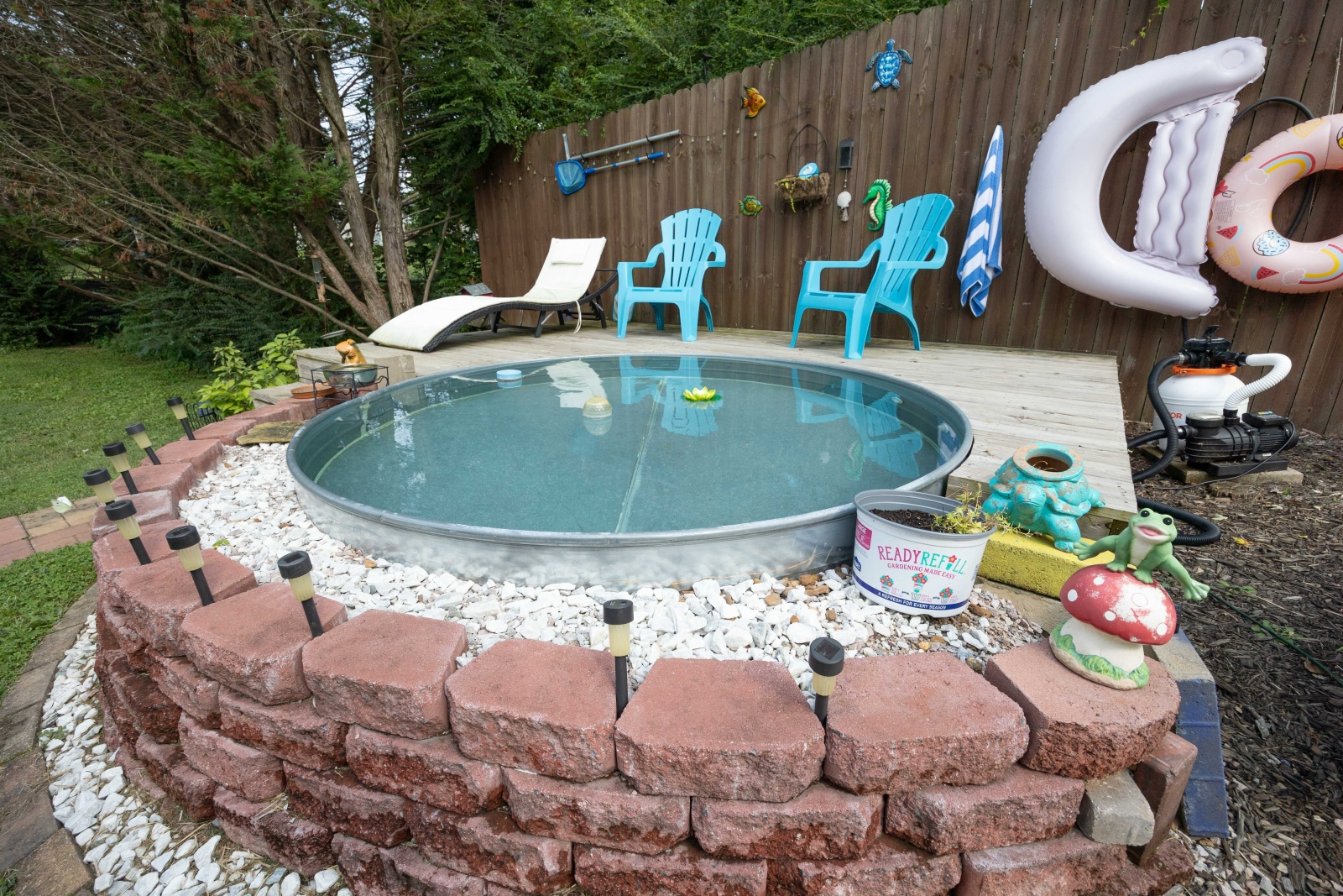 Best place in Knox! Pet and kid-friendly.