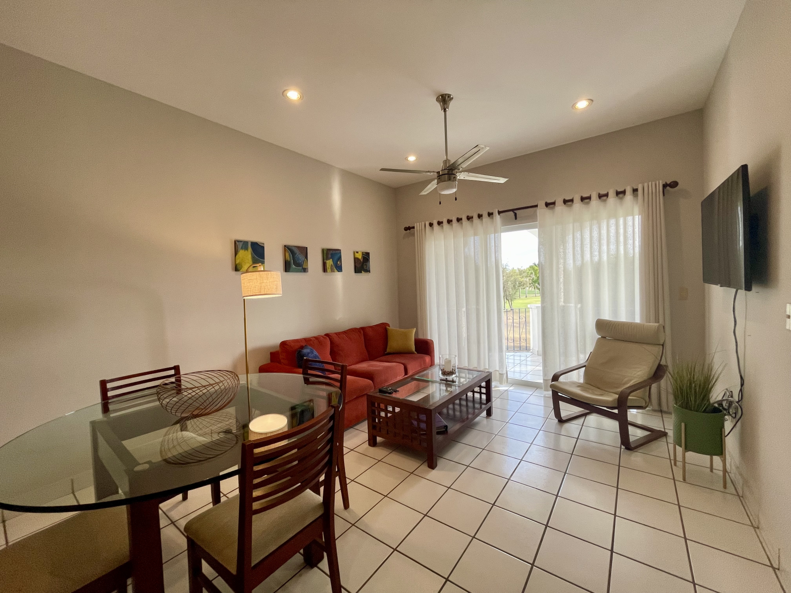 Condo on a Golf Course, shared pool, tropical surroundings, best area to live in Mazatlan!