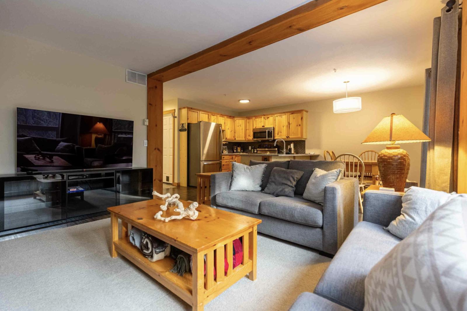 Cozy Mountain Retreat | | Ski, Golf, Bike, Hike & Explore