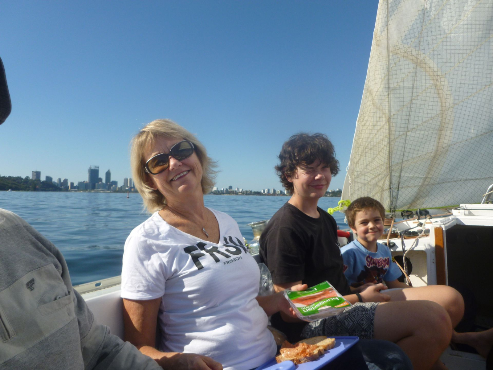 Yachting sur le Swan Nigel, Tricia et petits-fils