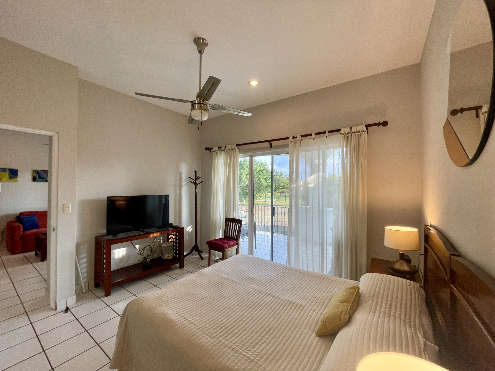 Condo on a Golf Course, shared pool, tropical surroundings, best area to live in Mazatlan!