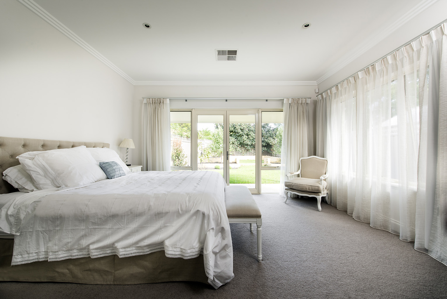 Lovely home near river and close to city