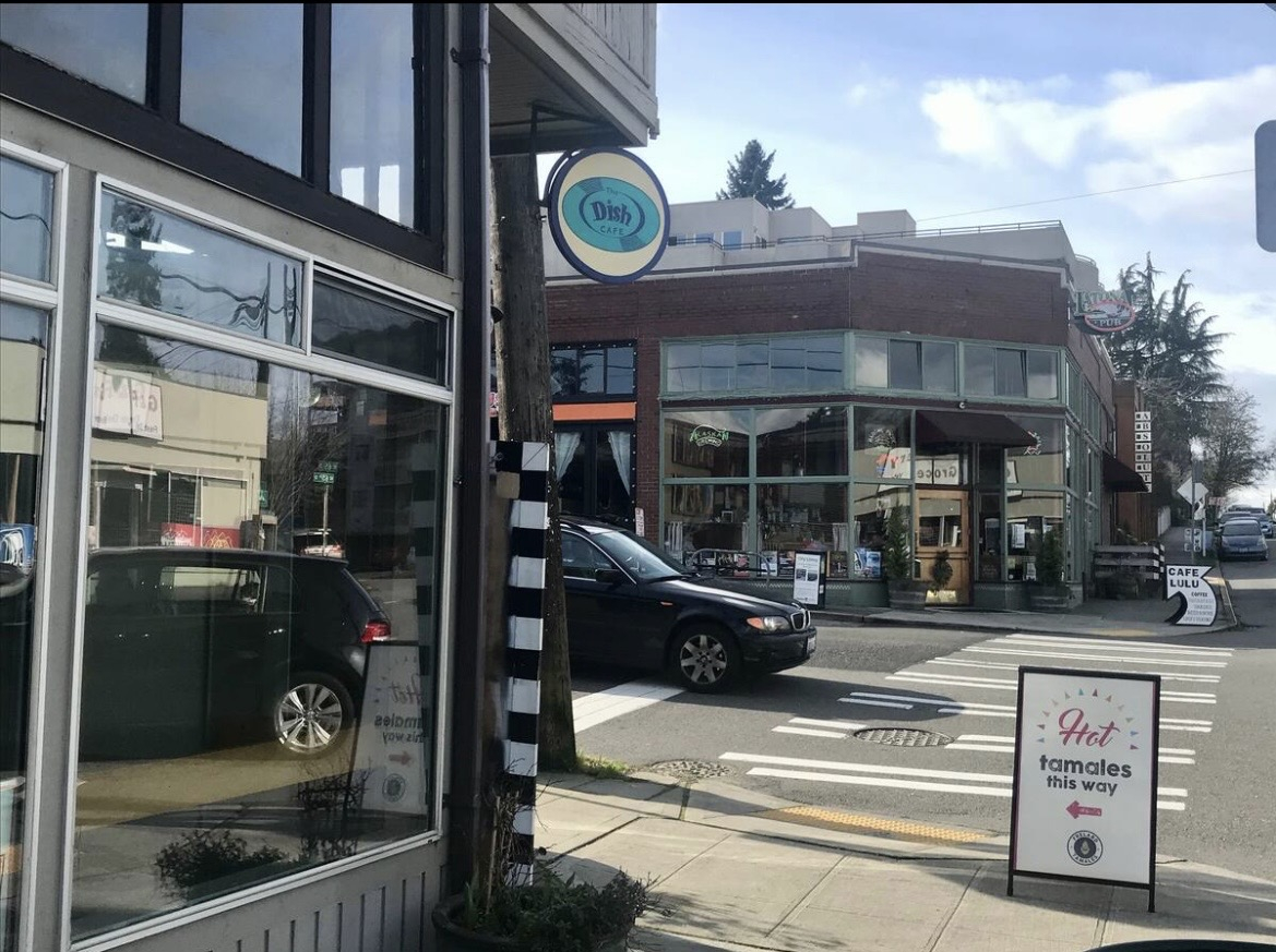 Fascino artigianale nel Green Lake di Seattle — due gatti inclusi!