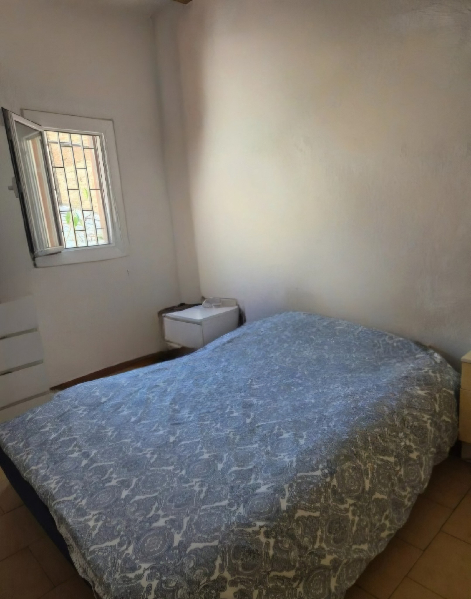 Quarto 1 - Cama de casal e ar condicionado