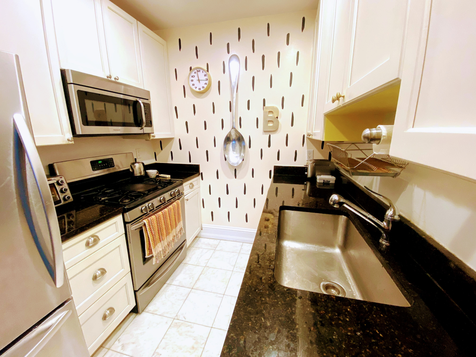 Kitchen-full oven, dishwasher, juicer, blender, air fryer, toaster, coffee maker, etc.