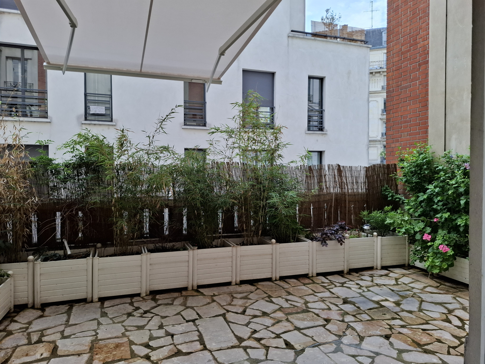 Terrazza di 25 m2, un vero gioiello nel centro di Parigi per godersi il proprio caffè al sole!