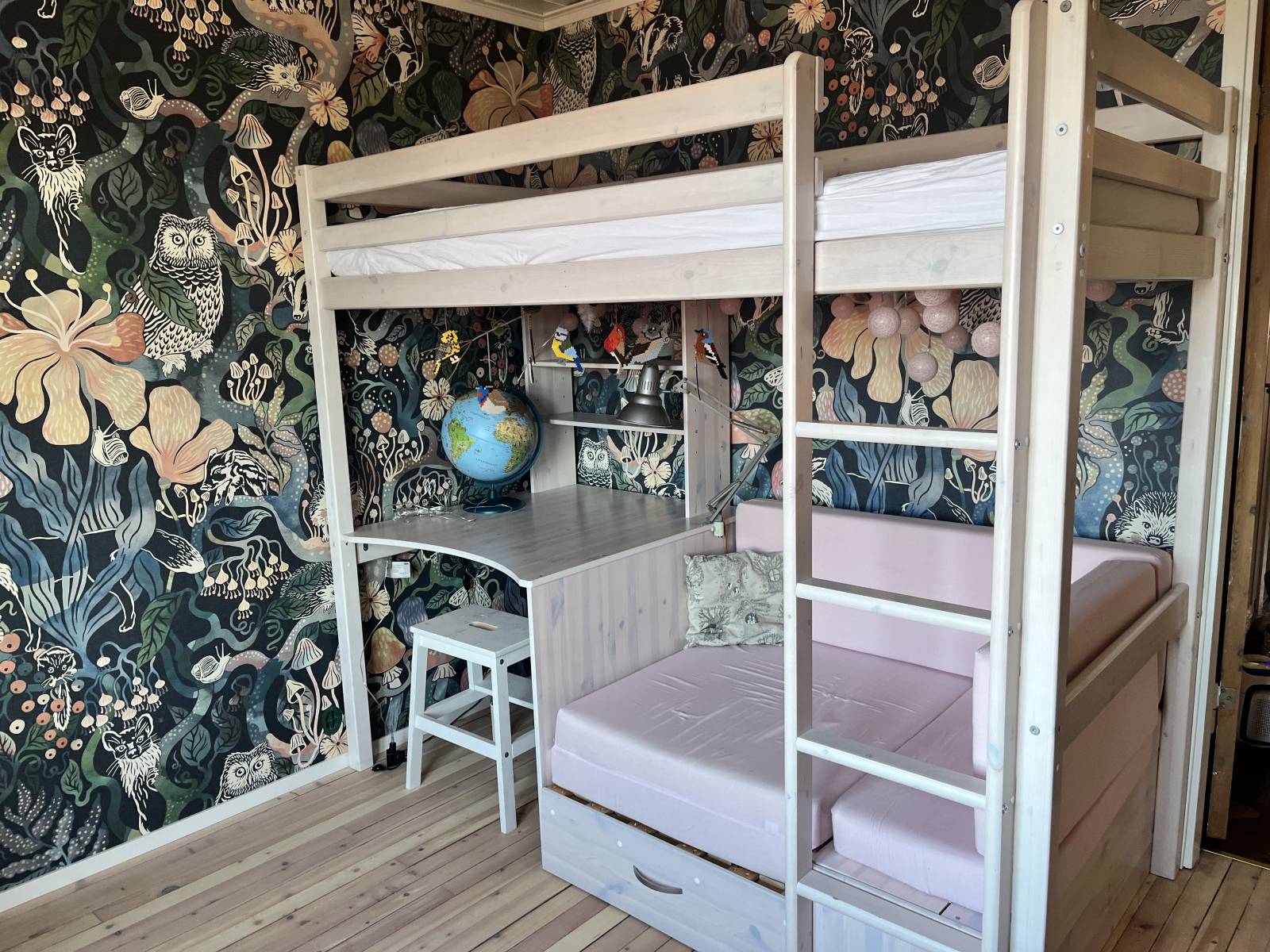 Bedroom 1 (one full size single bed + one collapsable bed)