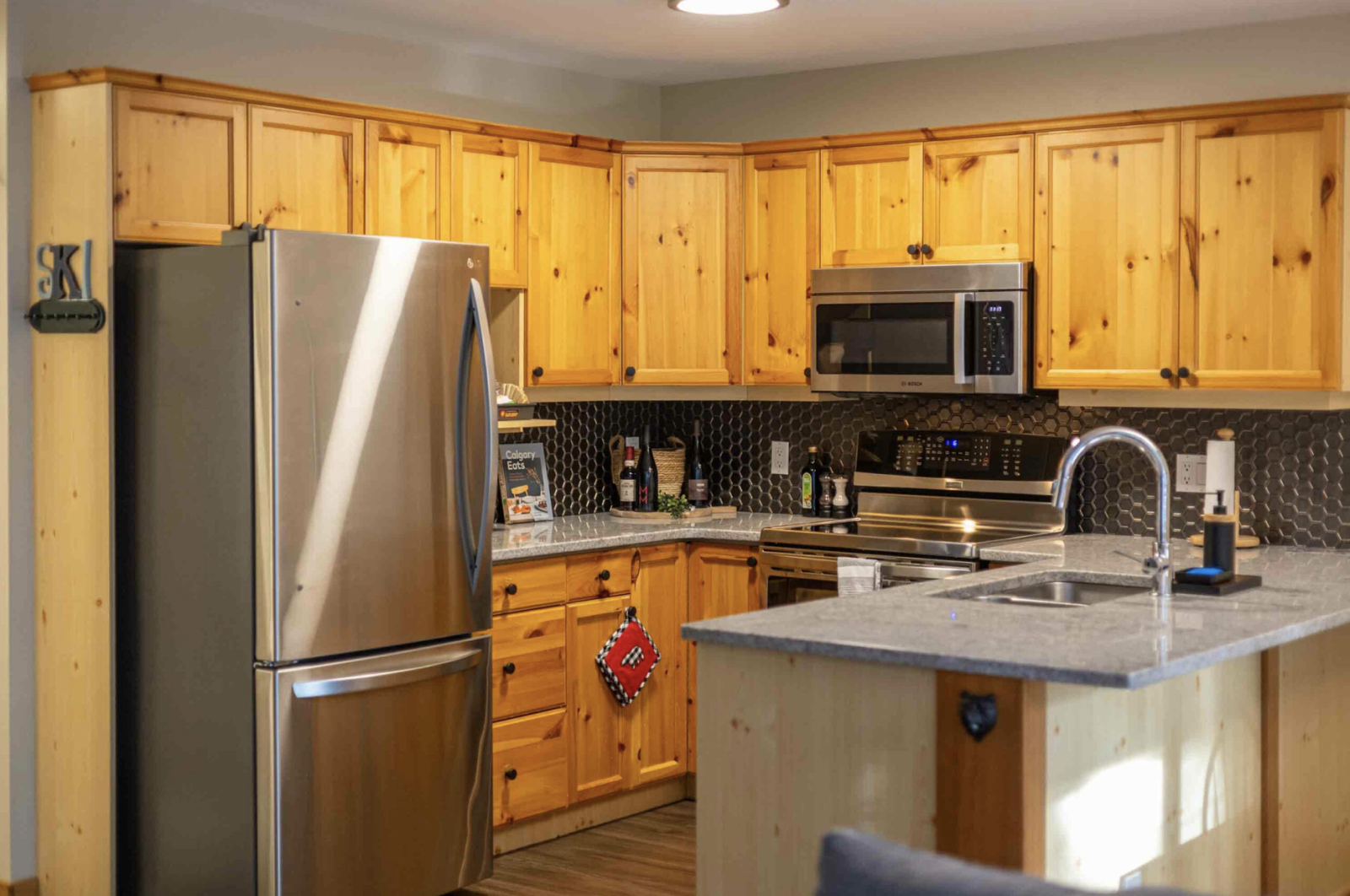 Cozy Mountain Retreat | | Ski, Golf, Bike, Hike & Explore