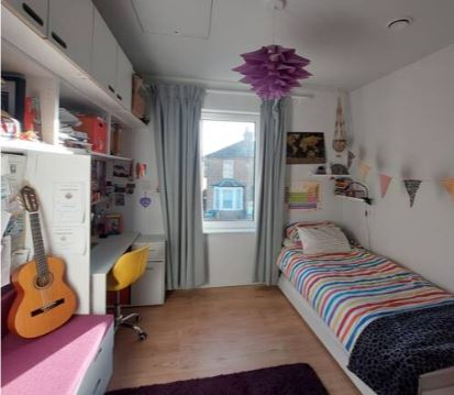 Single bed with another single bed pull out underneath.  This can be converted into a double bed, or ...