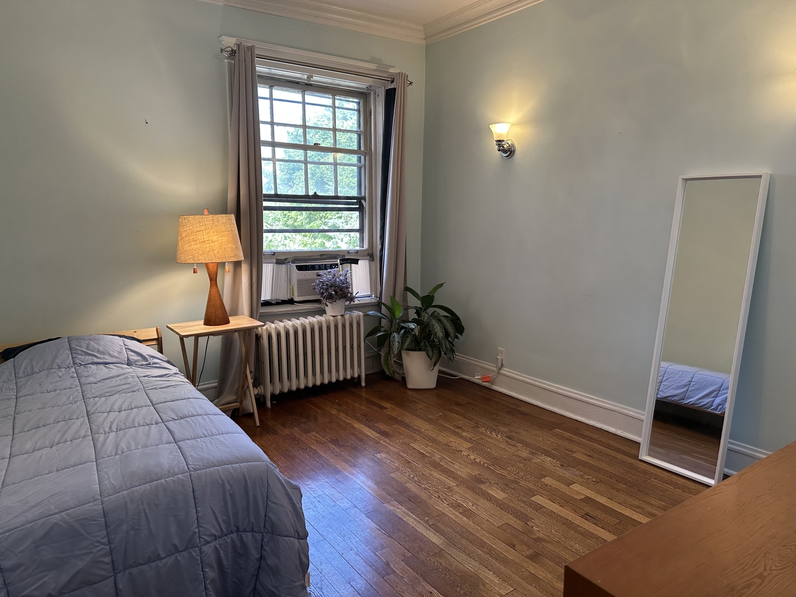 Bedroom with twin mattress