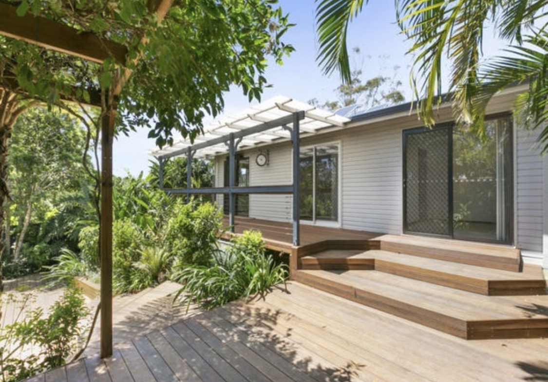 Magnolia Cottage with Therapeutic Hot Tub/Spa - Globes / Plutos Welcome!
