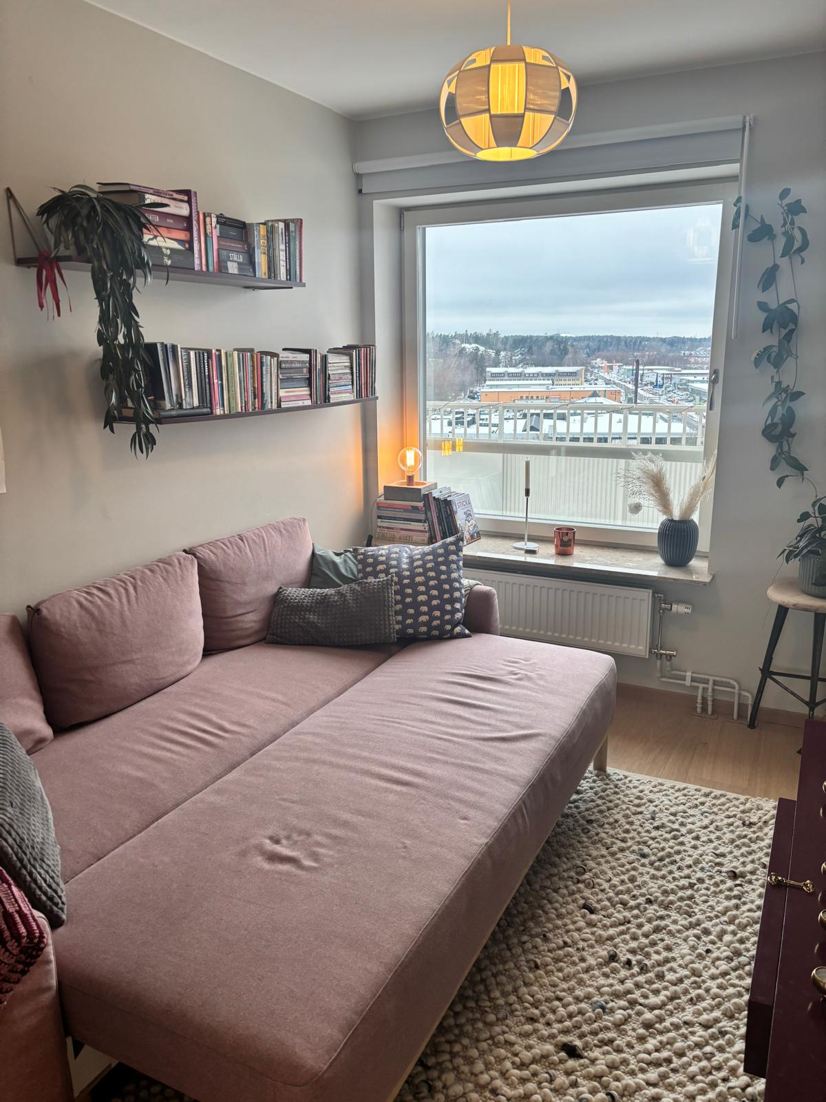 5-room penthouse with huge roof terrace and two balconys, excellent communications