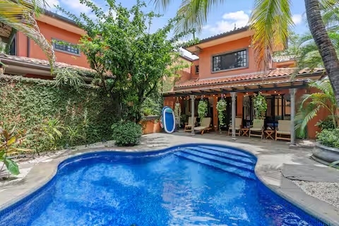 Villa méditerranéenne avec piscine privée à quelques pas de la plage