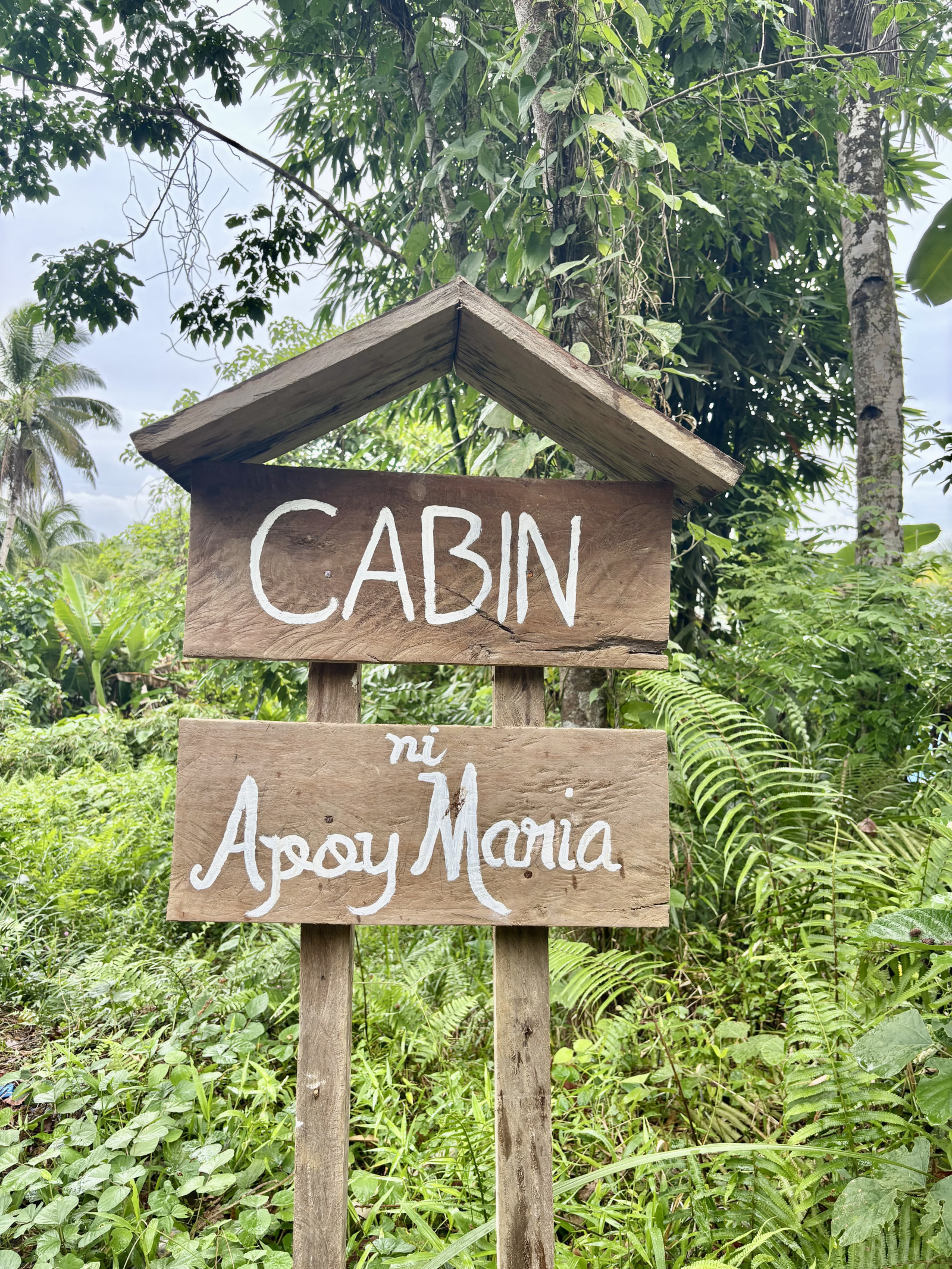 Een klein bordje bij de straat
