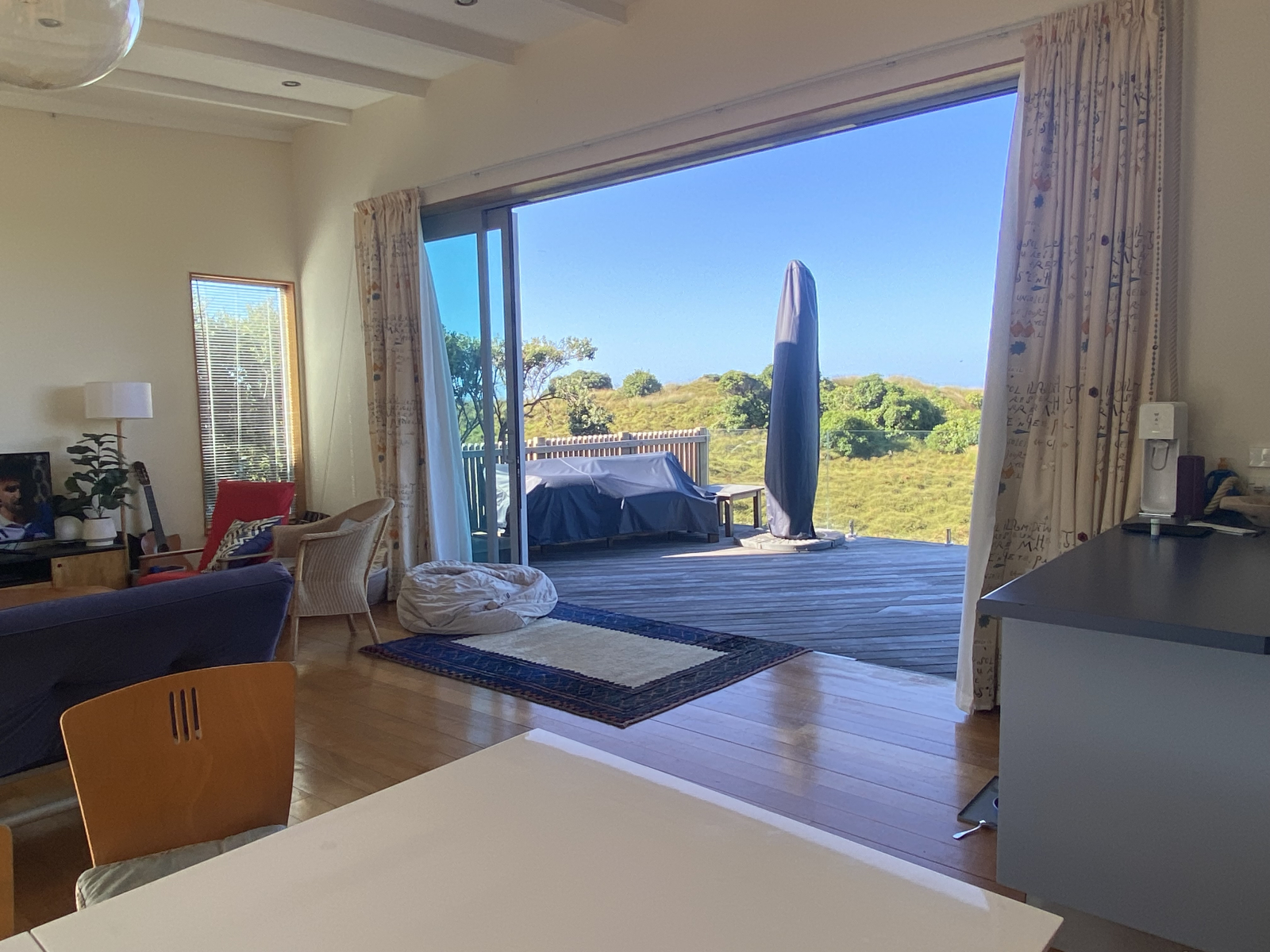 Well equipped holiday home with amazing privacy and seaviews.