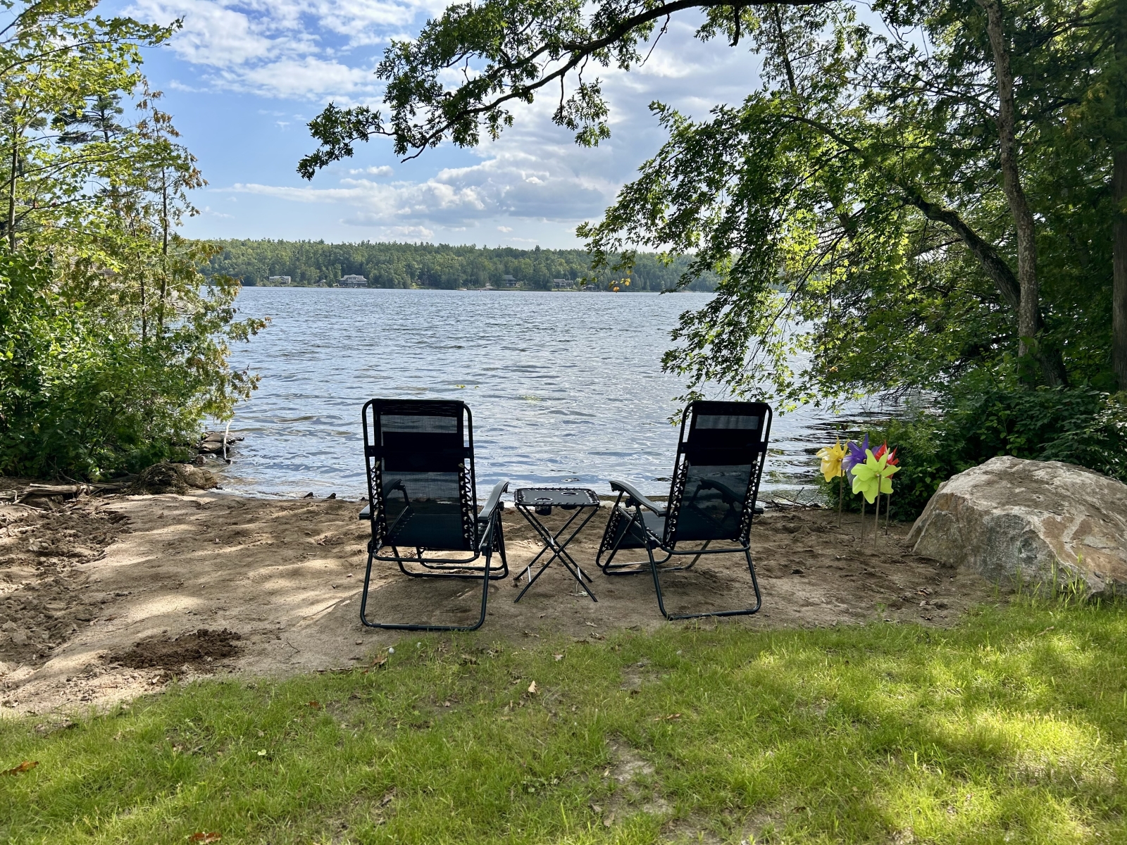 Modern family cottage on the lake in the Kawarthas, Ontario