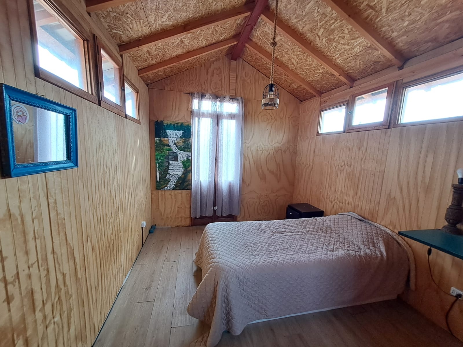 Wooden House between Vineyards and Ocean
