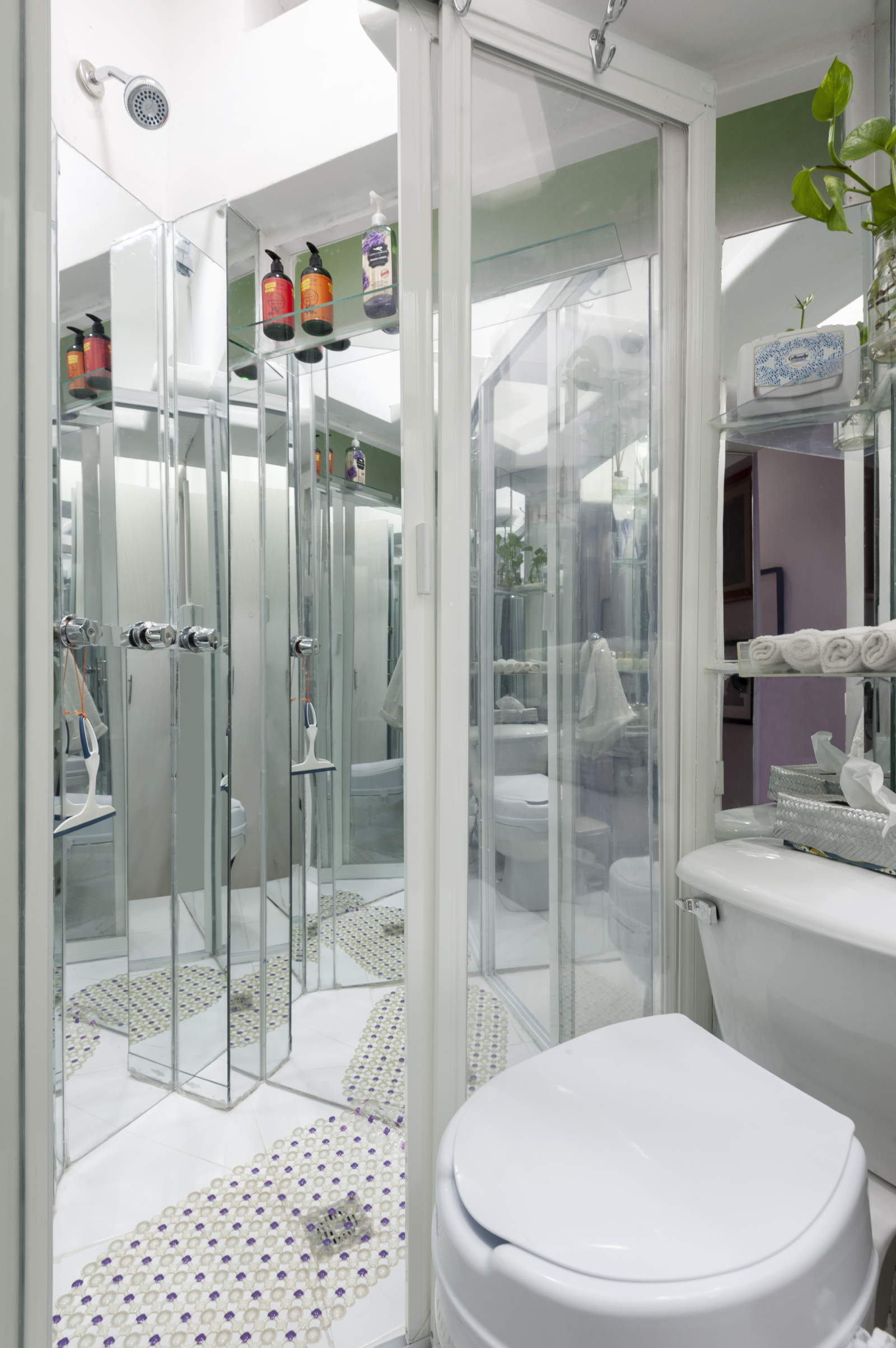 small shared bathroom for triple room