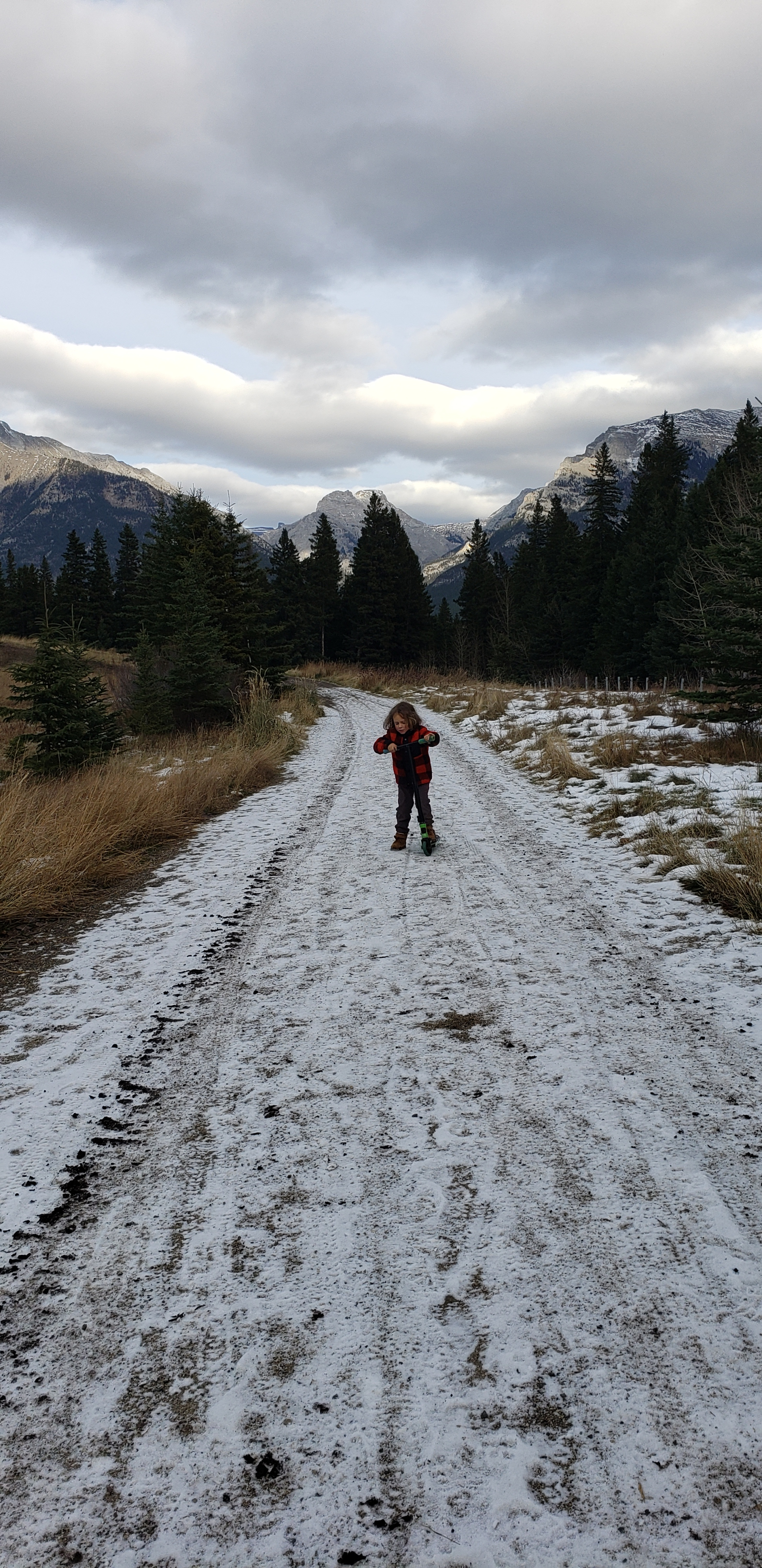 Canmore, where you will find beautiful hikes in the mountains.