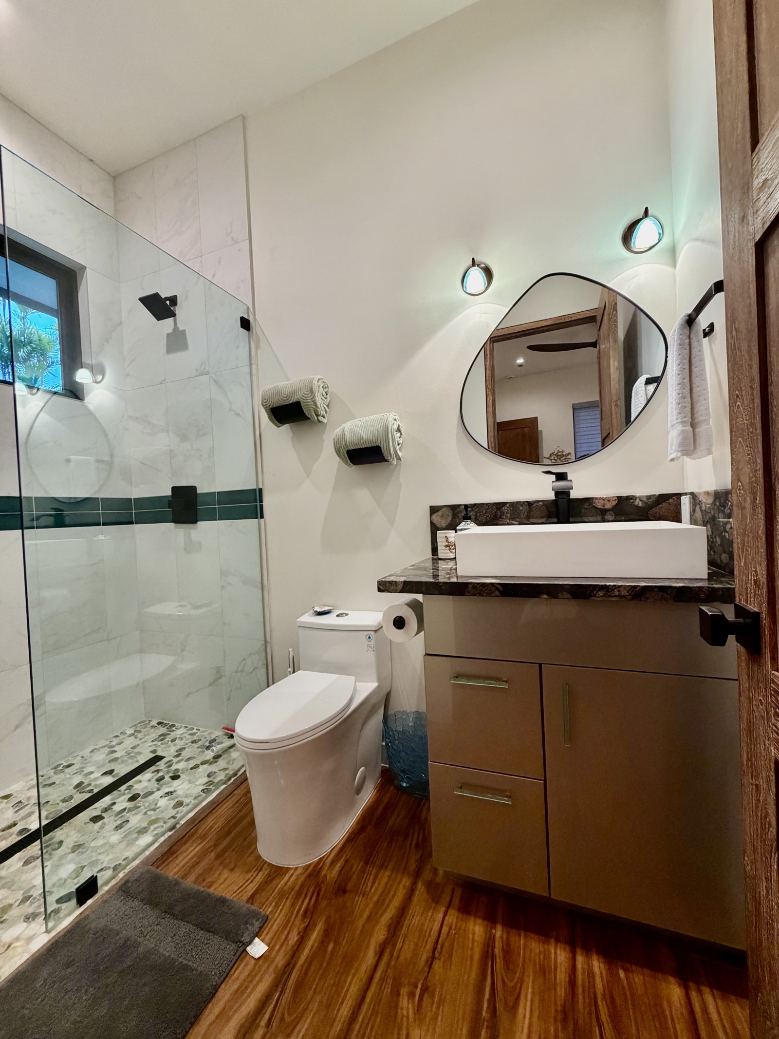 180 graden oceaanzicht. Moderne 2 BDRM/2 badkamers