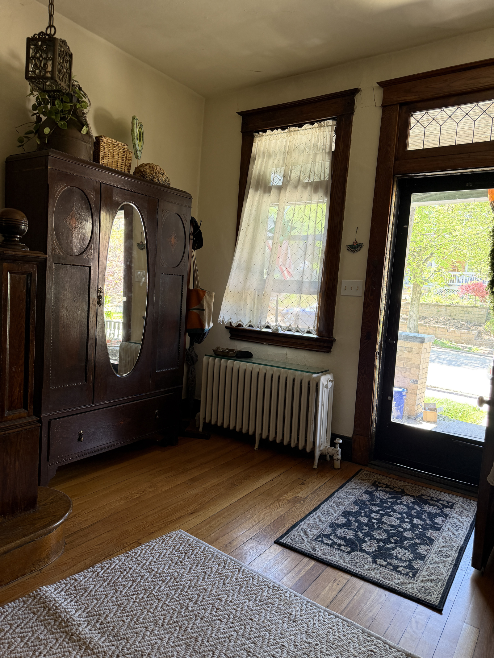 Casa vittoriana in un quartiere storico vicino a un parco splendido