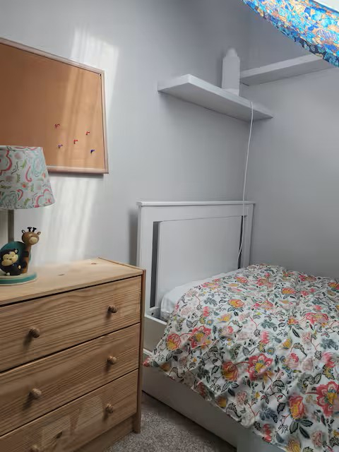 Arvada Olde town cabin feel home with hot tub and sauna.