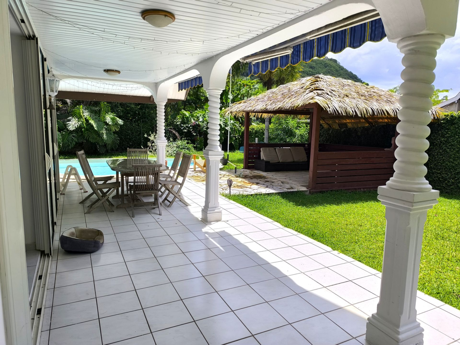 Villa familiar com piscina e cinema em casa no Taiti