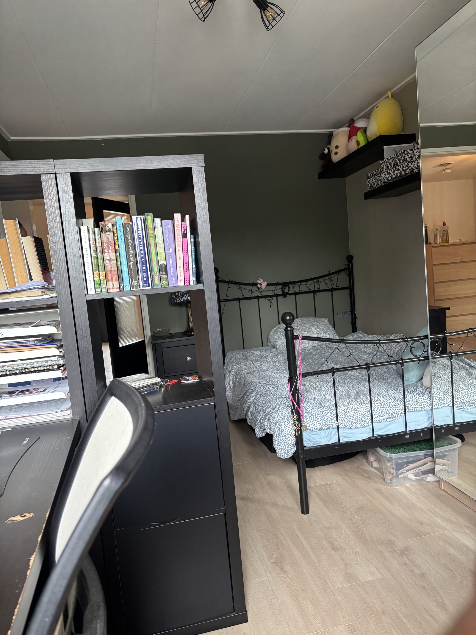 Our daughters room with 140x200 bed