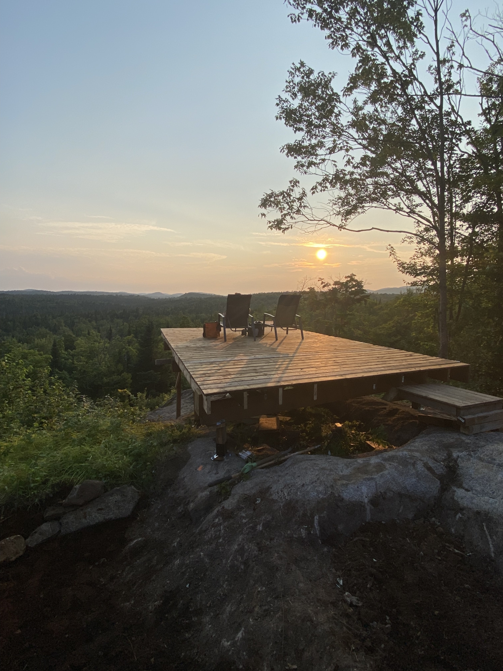Het bos, het meer en de bergen