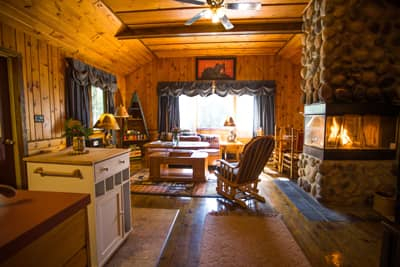 Piccolo resort degli Adirondack, sul lago e sui sentieri