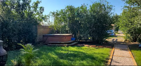 Arvada Olde town cabin feel home with hot tub and sauna.
