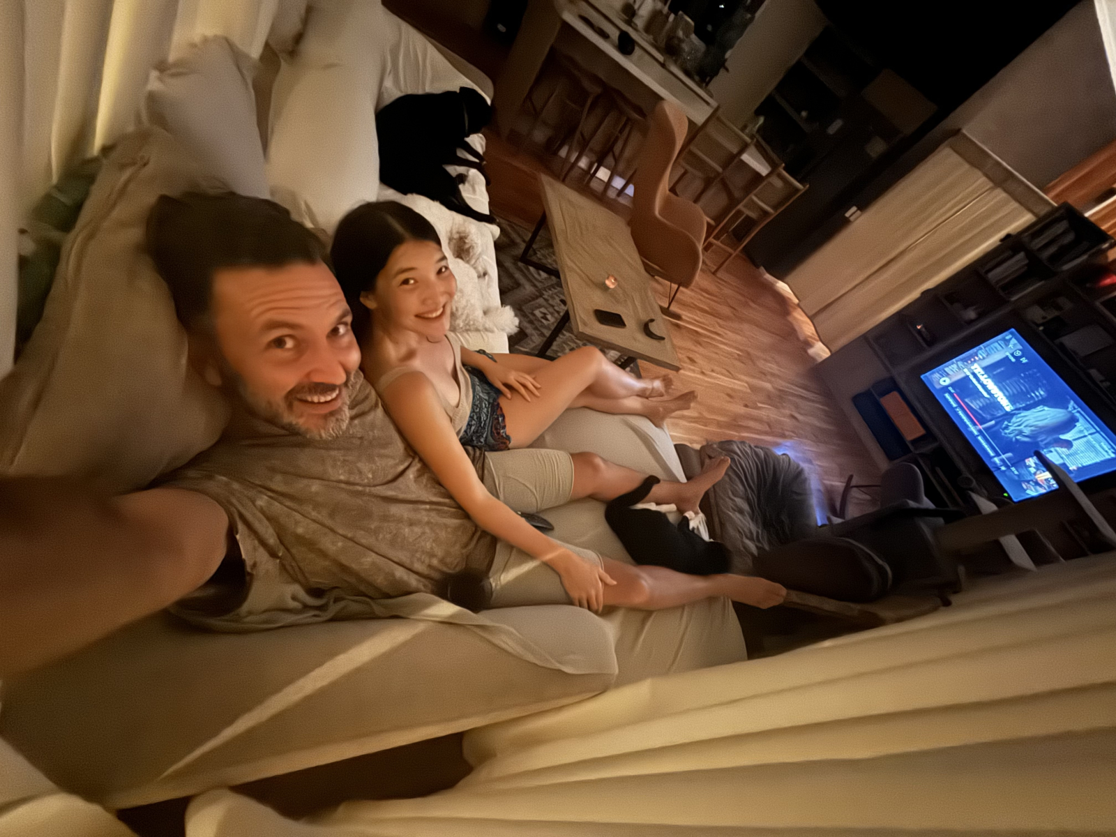 Acogedora velada de cine con nuestra mitad de la familia: Lola, Ponyo y Moshe.