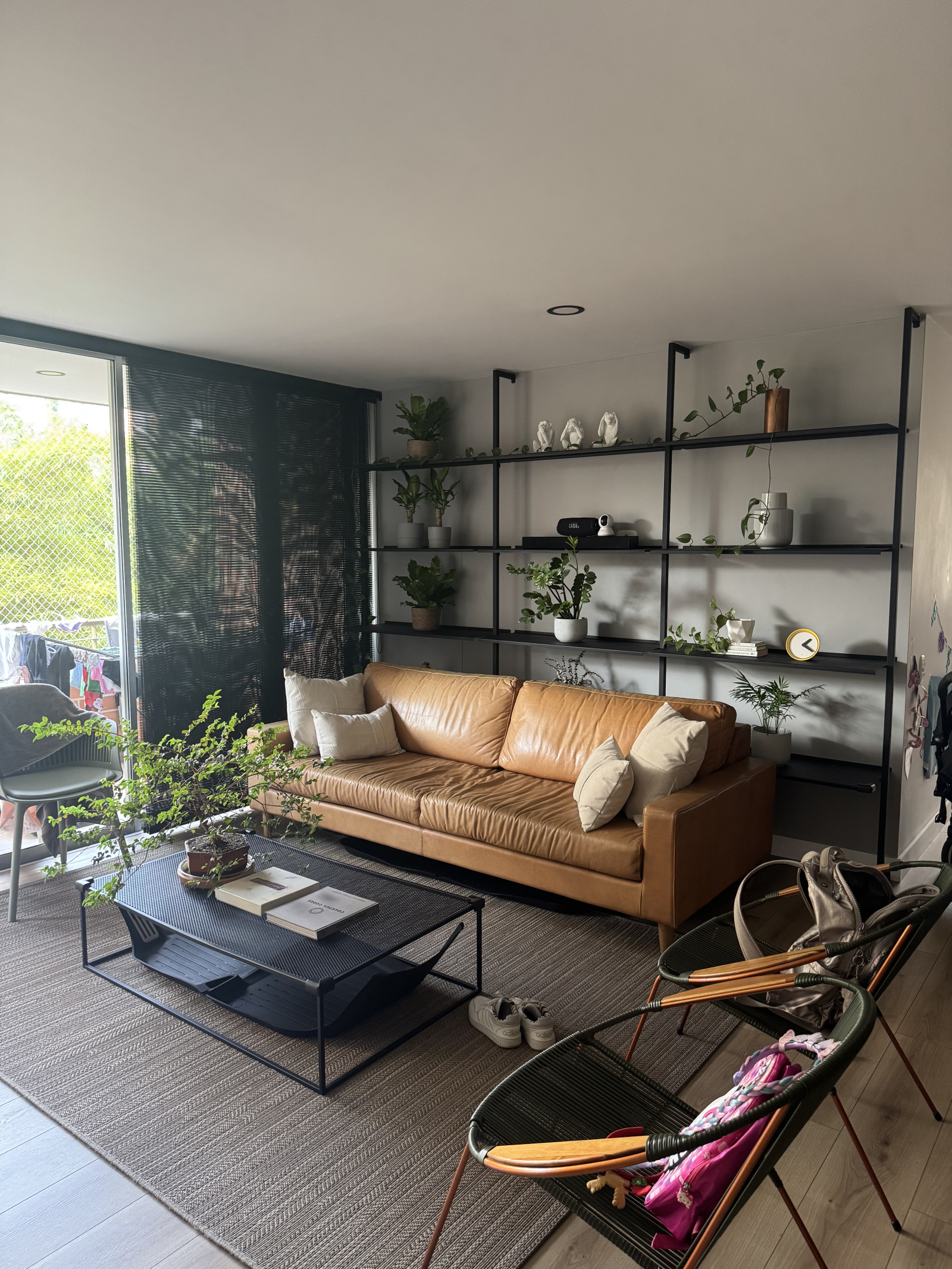 Beautiful and quiet apartment in Medellin. No noise, easy access to public and modern transport.