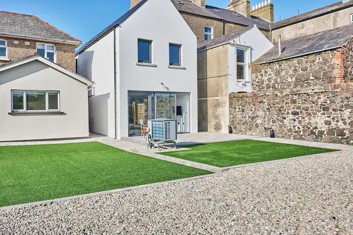 Modern house with sea views Northern Ireland coast. 25 mins to Giants Causeway