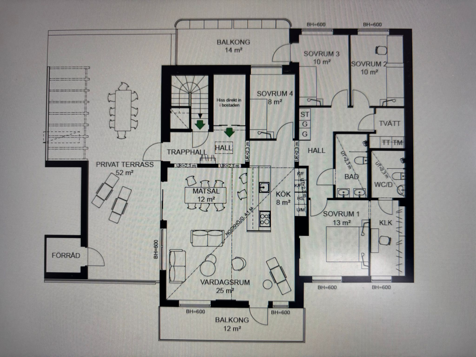 5-room penthouse with huge roof terrace and two balconys, excellent communications