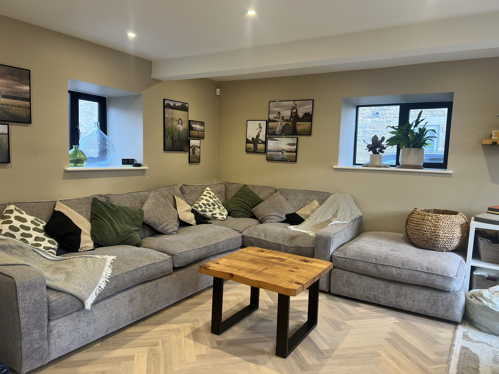 Forse il divano più comodo del paese (che può essere composto come un altro letto, se necessario), n ...