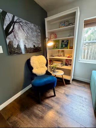 Arvada Olde town cabin feel home with hot tub and sauna.