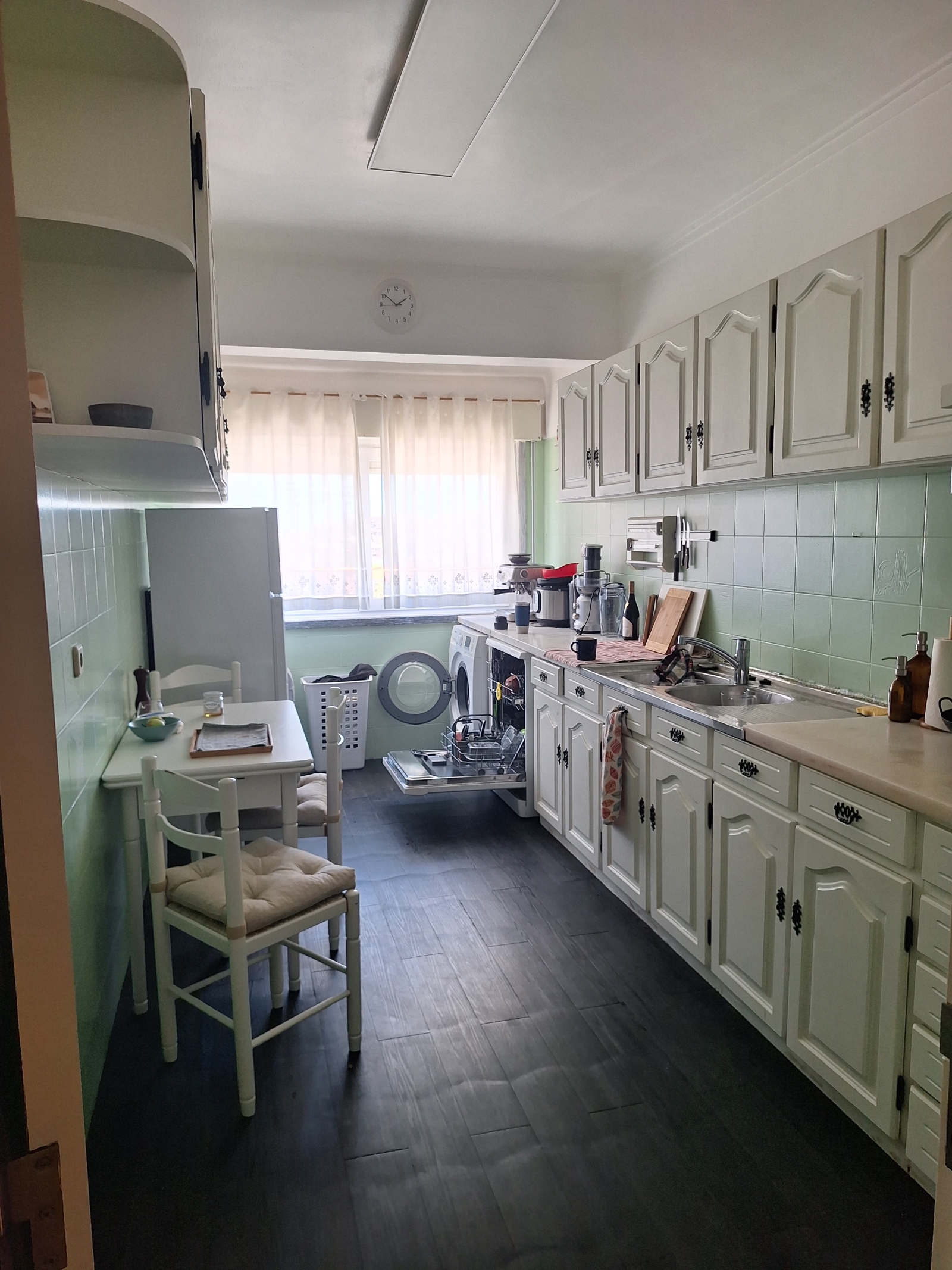 Apartamento de 3 quartos, 5m de carro da praia e 7m de carro até o centro