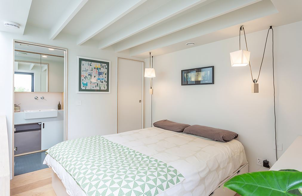 Double bed on top floor, with ensuite