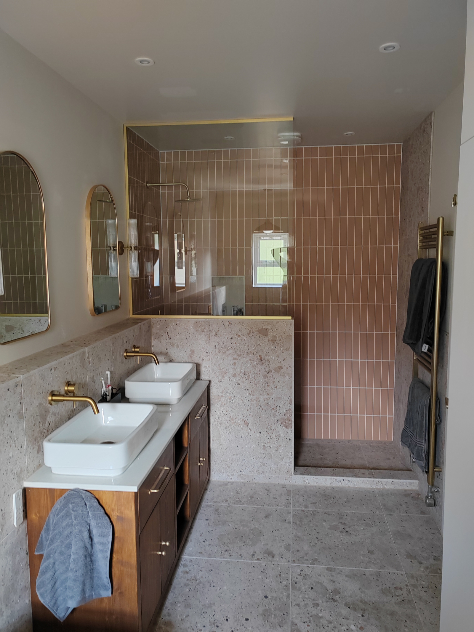 Master bedroom ensuite