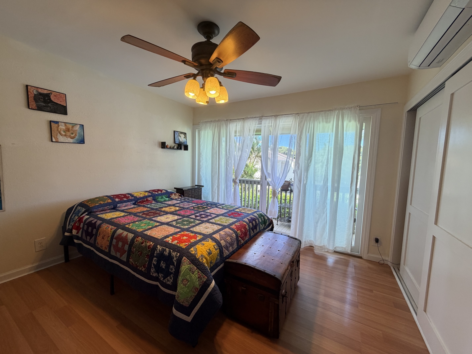 Island Time:  Oahu, Hawaii.  Relaxing home conveniently located for all your island adventures.