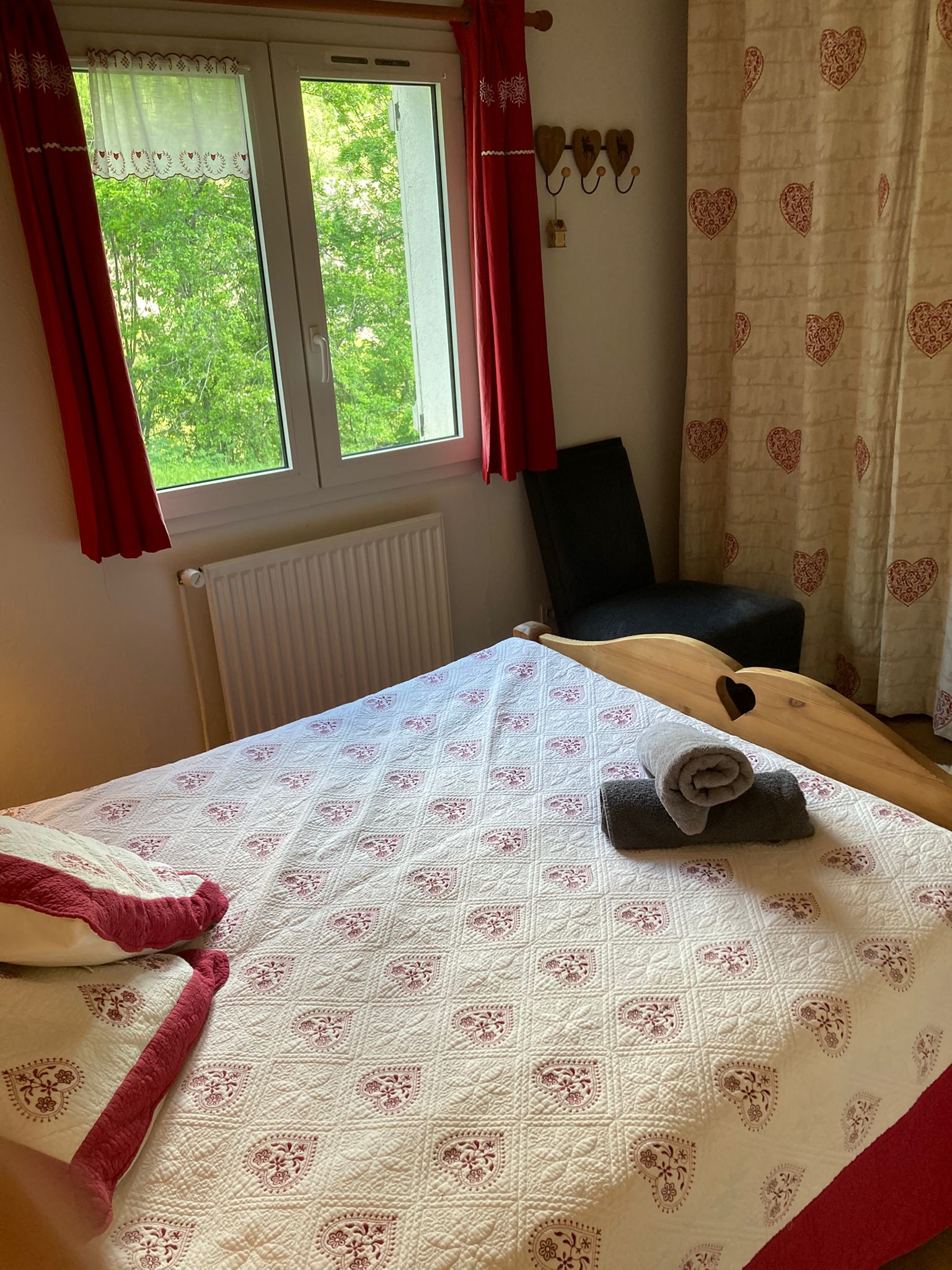 Sunny family chalet at the gateway to the Mercantour National Park