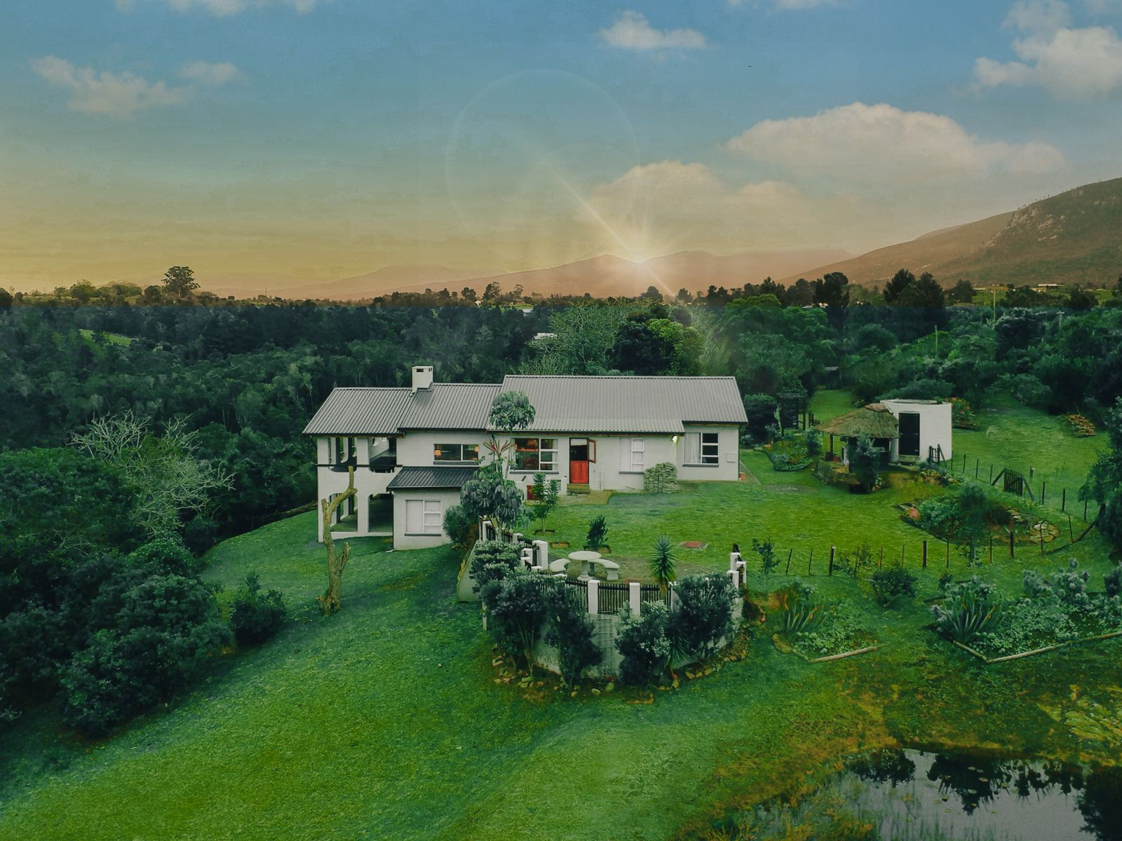 Vista aérea da casa e propriedade de Dancer Heights