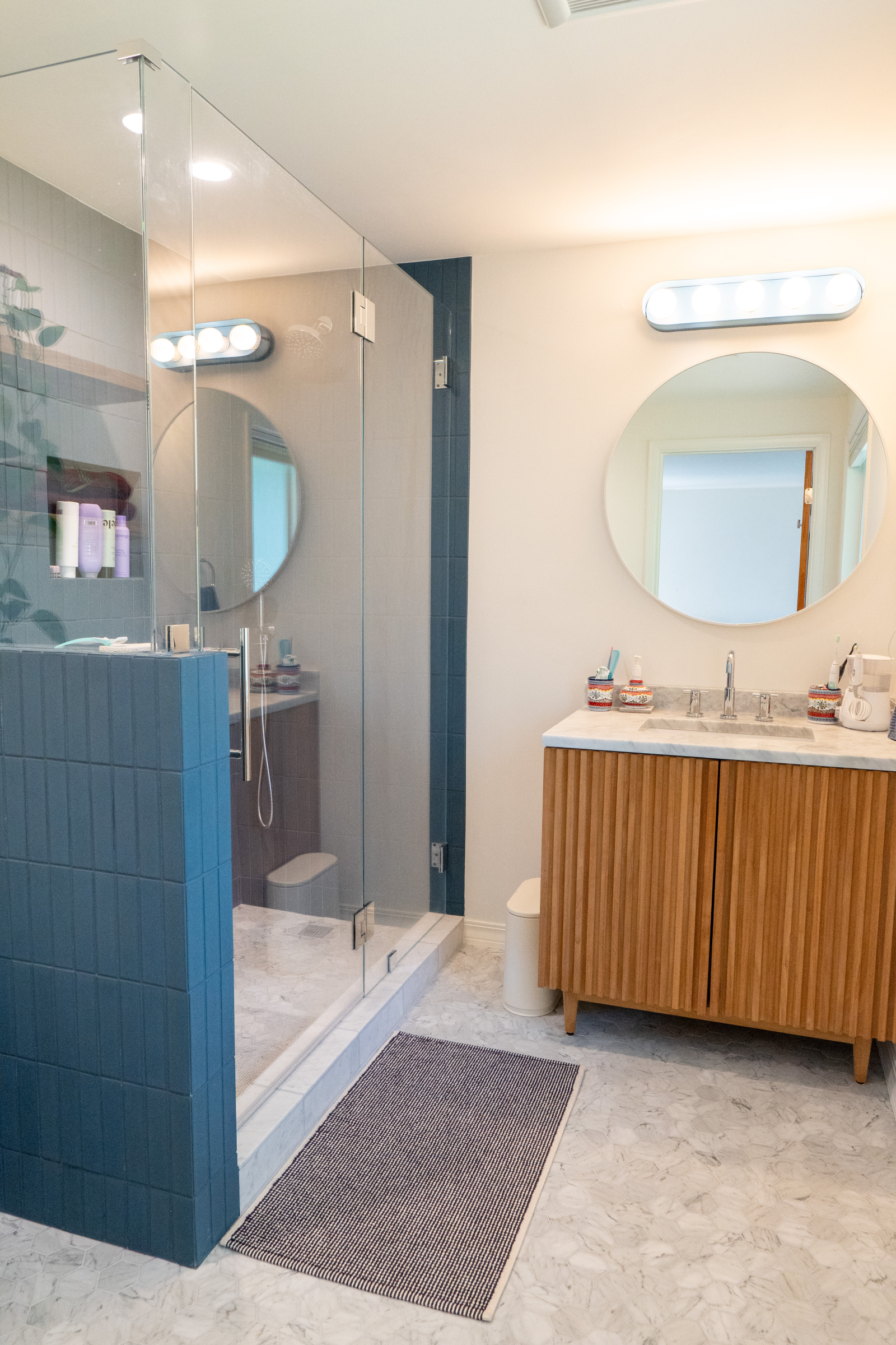 Hoofdbadkamer in hoofdslaapkamer