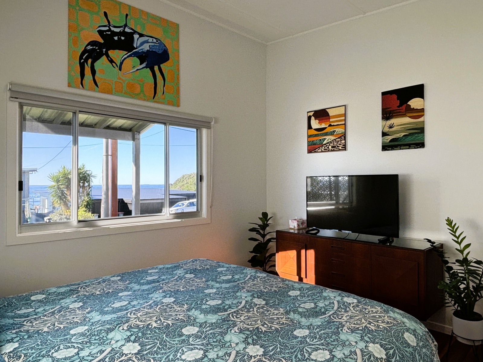 Gastensuite 60 meter van Beach & Surf! Mid-Century Modern sfeer