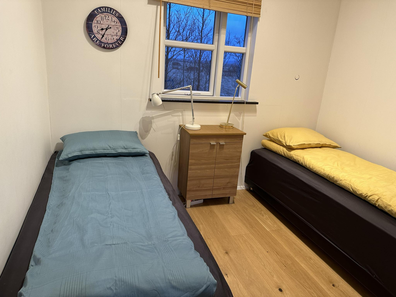 Camera da letto 2 con letti singoli. 90 x 200 cm