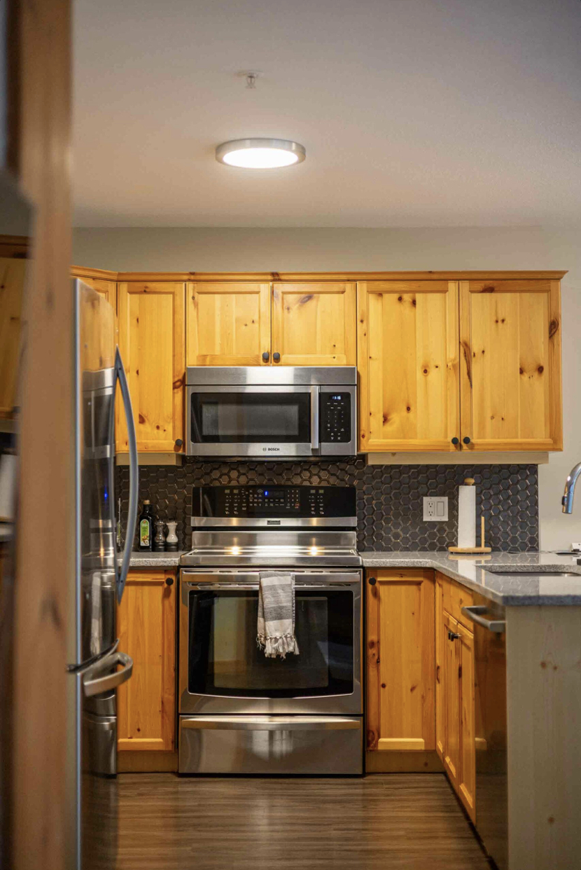 Cozy Mountain Retreat | | Ski, Golf, Bike, Hike & Explore