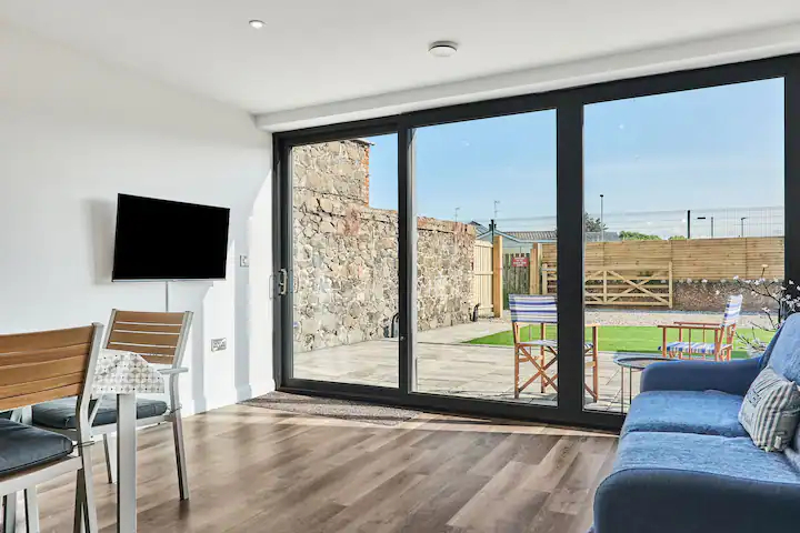 Modern house with sea views Northern Ireland coast. 25 mins to Giants Causeway