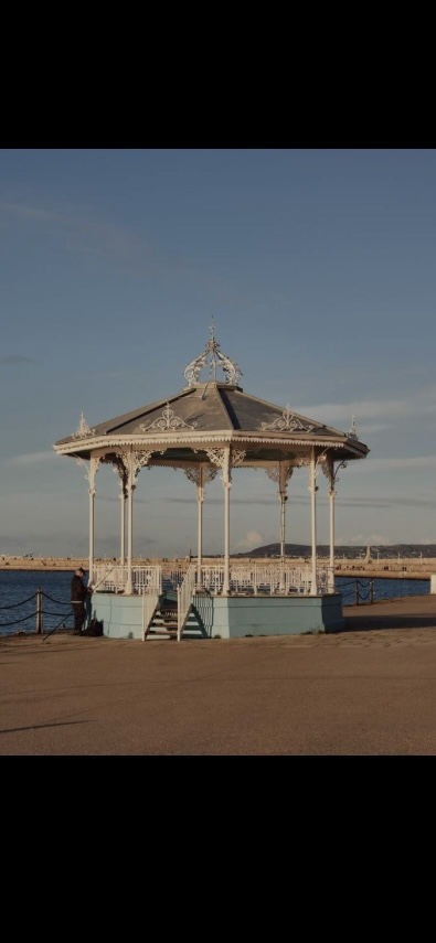 Píer Dun Laoghaire e coreto vitoriano - 10 minutos de carro